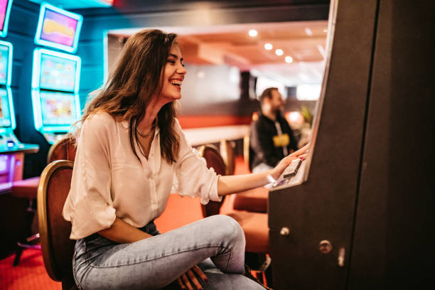 Lucky Twins multiplier display and cash-out button on mangga interface
